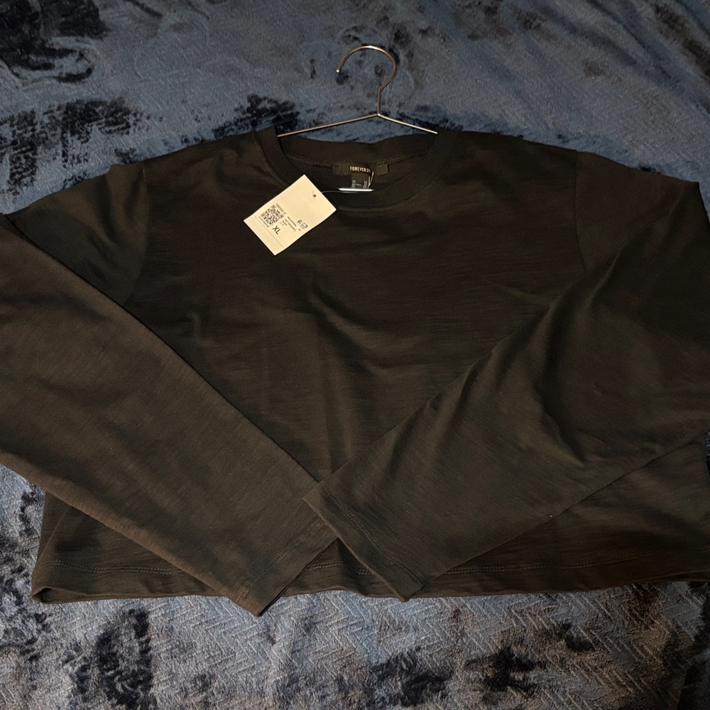 Forever 21 Black Long Sleeve Tee